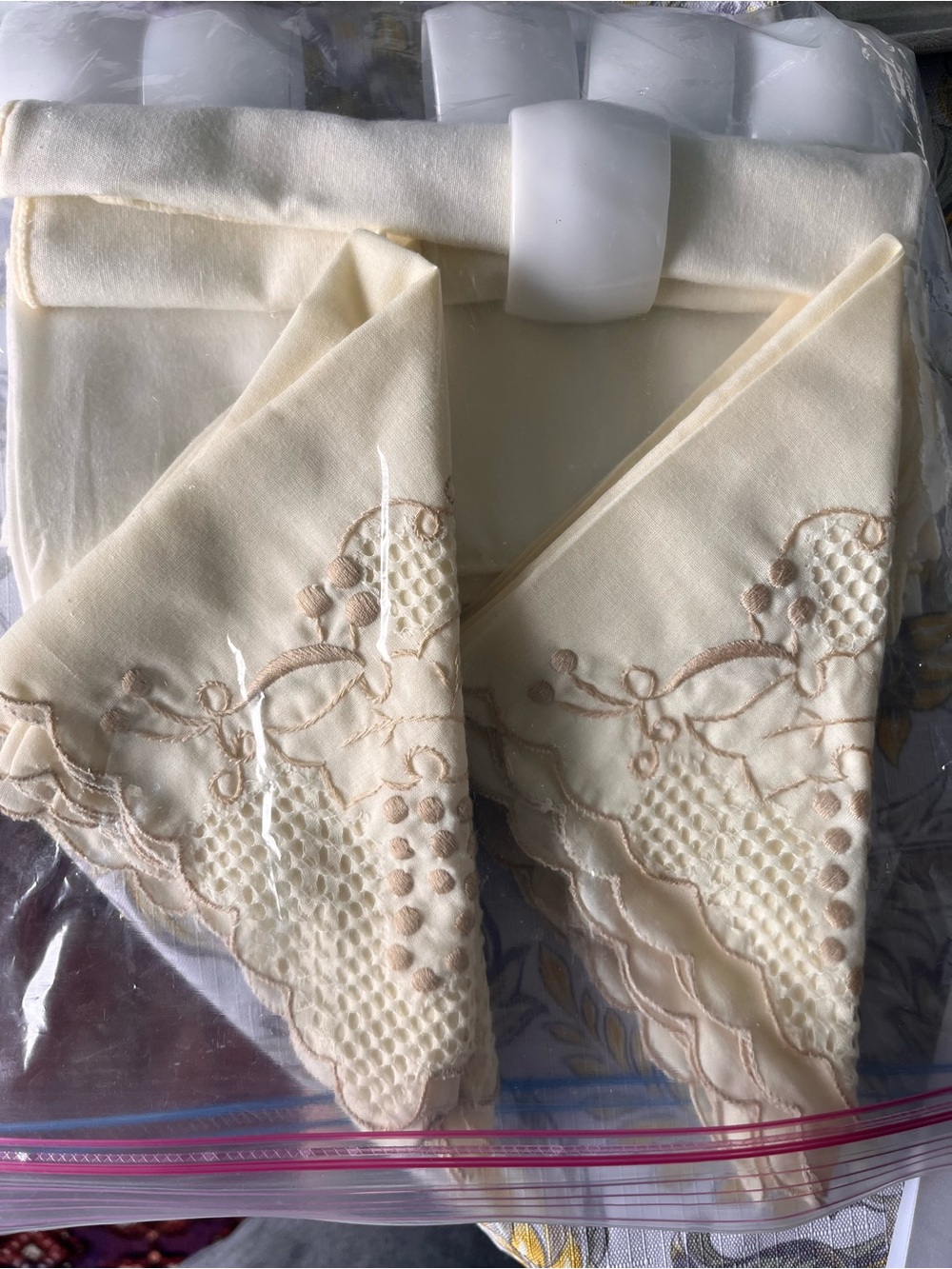 Vintage Embroidered Cream Linen Napkins - Set